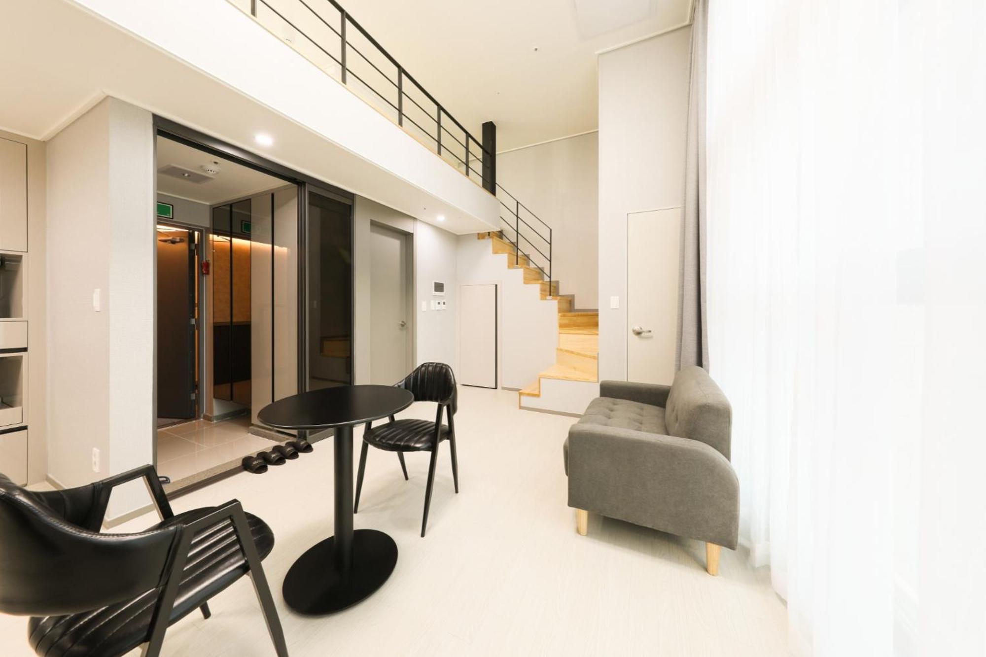 Coopstay Yeosu Hotel Экстерьер фото